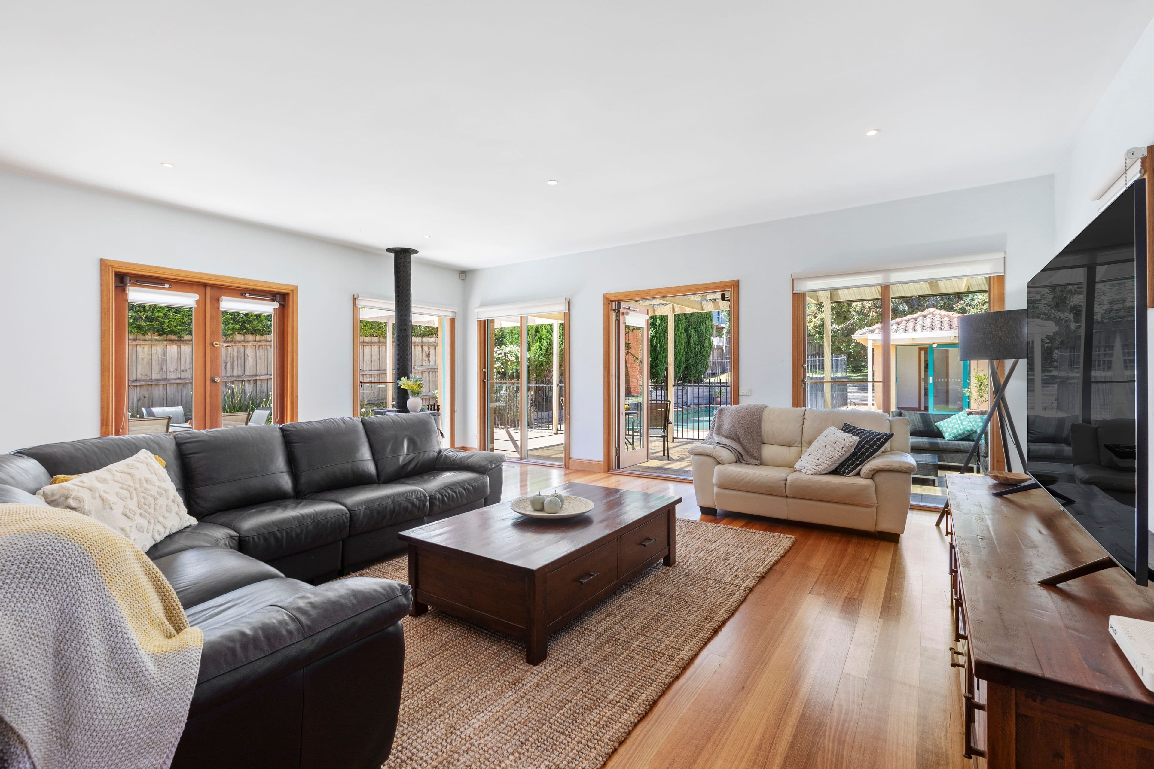 6 Naples Road, Mentone VIC 3194, Mentone - Thumbnail 2
