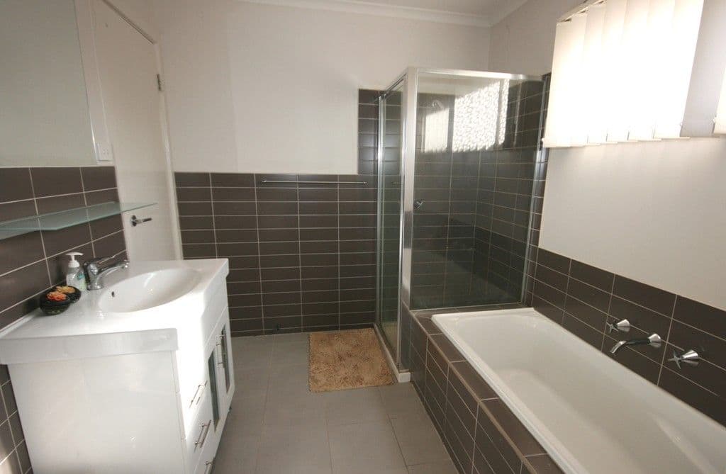 18 Milton Avenue, ST ALBANS VIC 3021, St Albans - Thumbnail 4