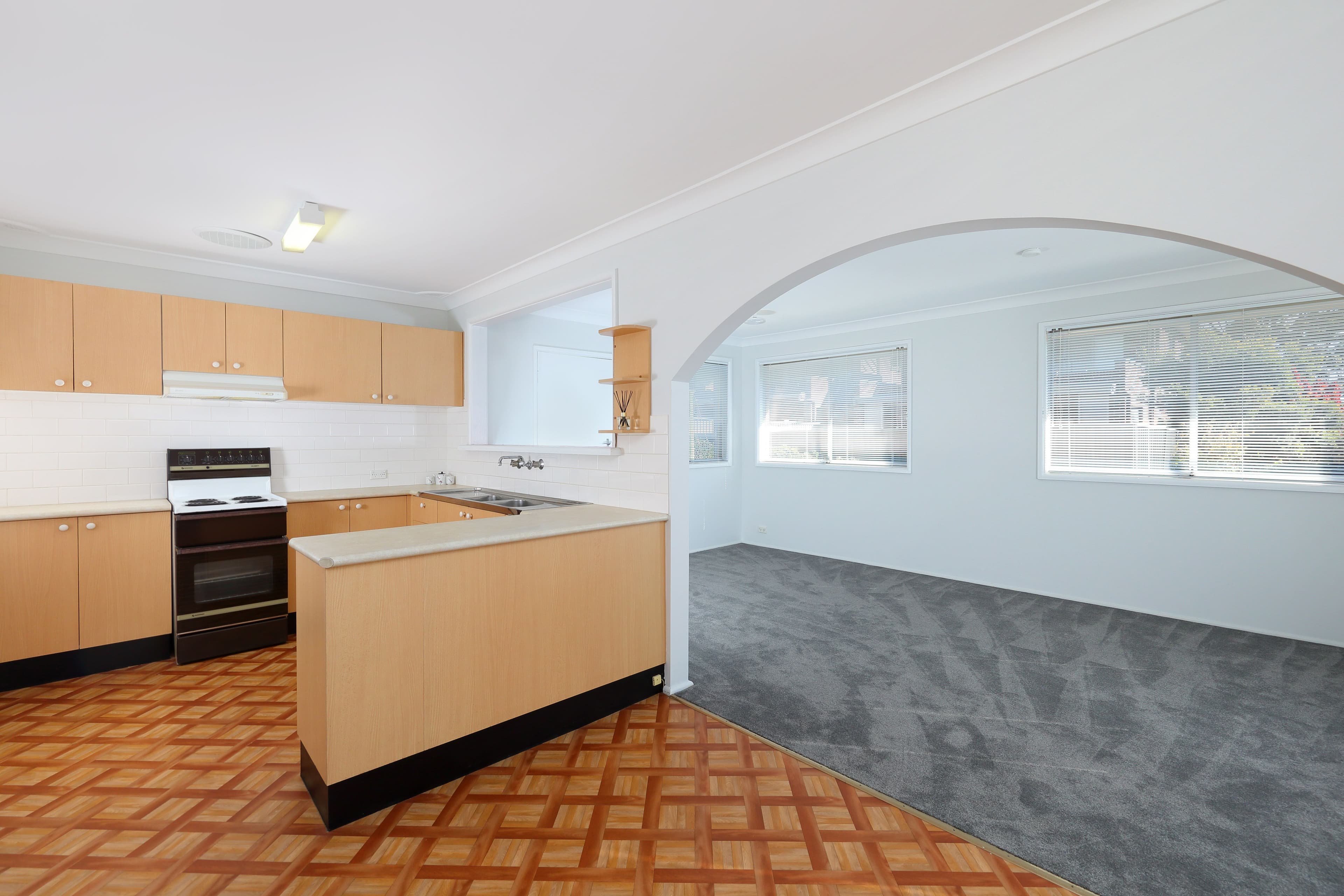 6 David Place, Peakhurst - Thumbnail 4
