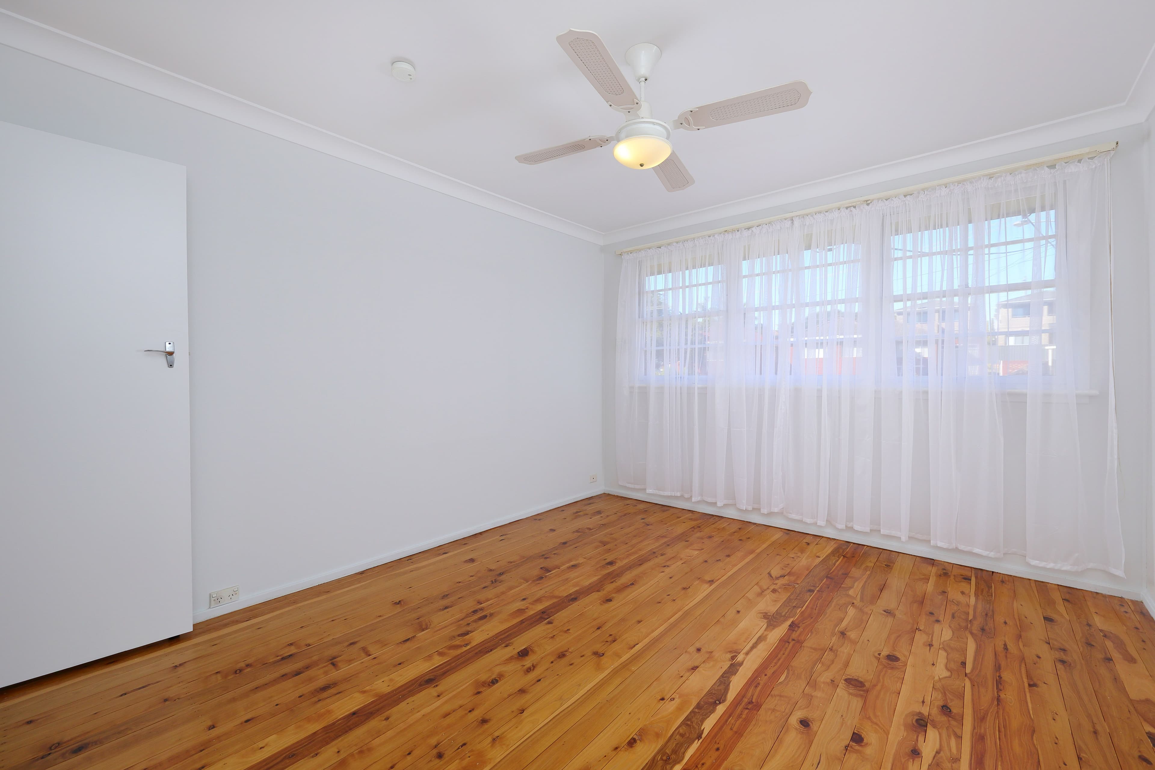 6 David Place, Peakhurst - Thumbnail 5