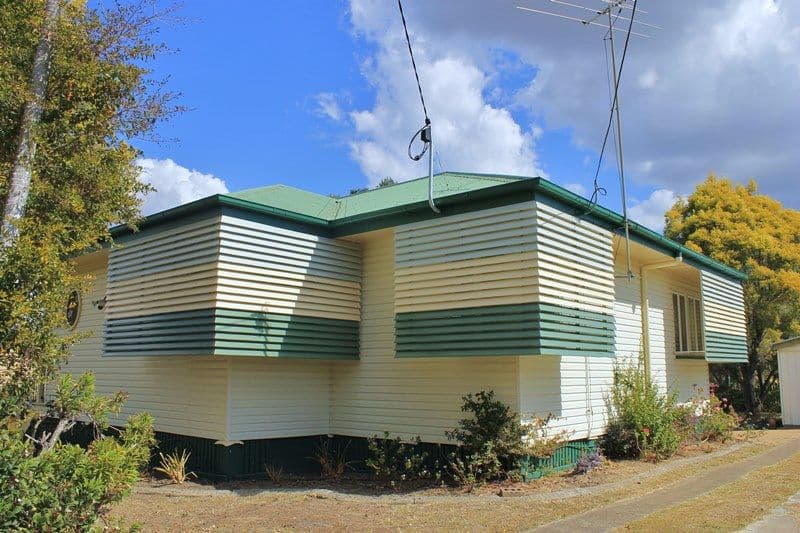 19 Russell Street, SILKSTONE QLD 4304, Silkstone - Thumbnail 2