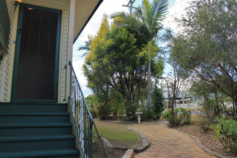 19 Russell Street, SILKSTONE QLD 4304, Silkstone - Thumbnail 3