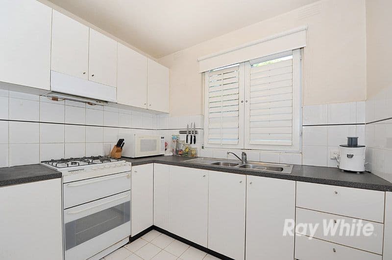 4 Hartpury Avenue, ELWOOD VIC 3184, Elwood - Thumbnail 2