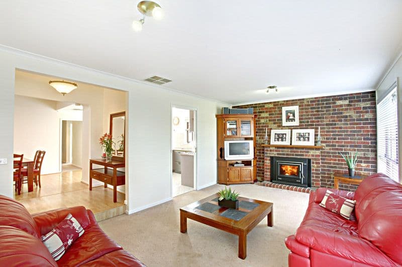 27 Hobson Crescent, MILL PARK VIC 3082, Mill Park - Thumbnail 2