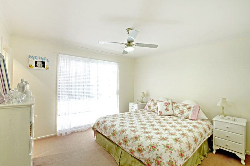 27 Hobson Crescent, MILL PARK VIC 3082, Mill Park - Thumbnail 5