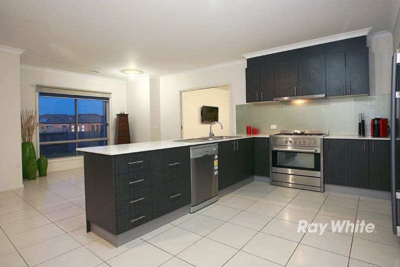 12 Mannavue Boulevard, CRANBOURNE NORTH VIC 3977, Cranbourne North - Thumbnail 2
