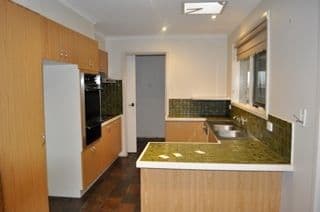30 Metropolitan Avenue, CRAIGIEBURN VIC 3064, Craigieburn - Thumbnail 2