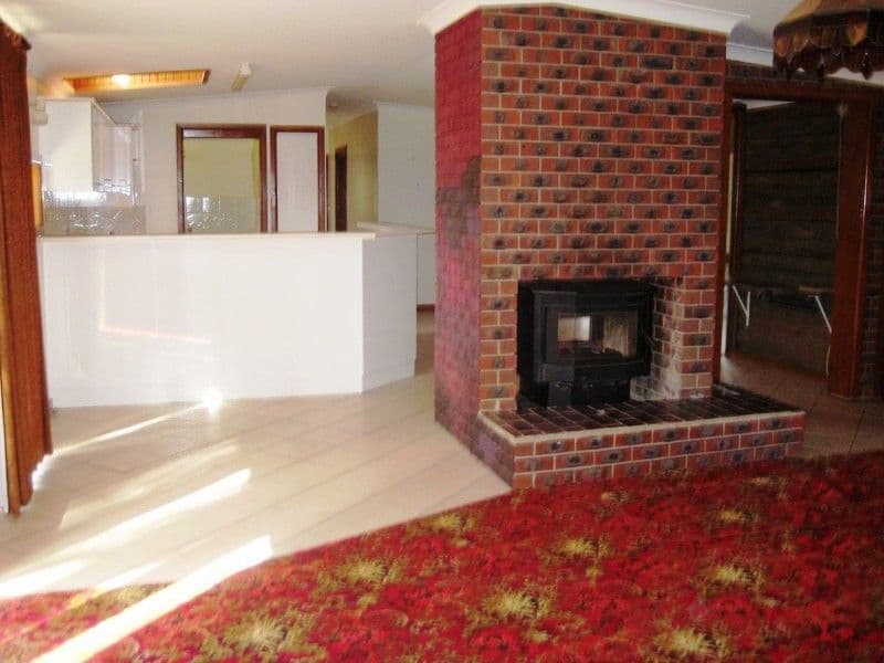 211 Bathurst Street, CONDOBOLIN NSW 2877, Condobolin - Thumbnail 3