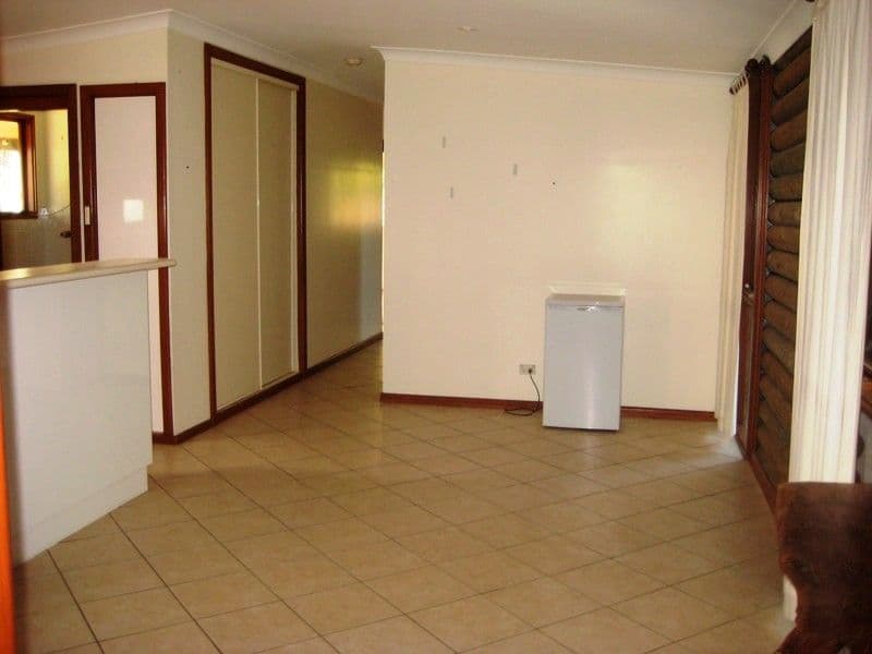 211 Bathurst Street, CONDOBOLIN NSW 2877, Condobolin - Thumbnail 4