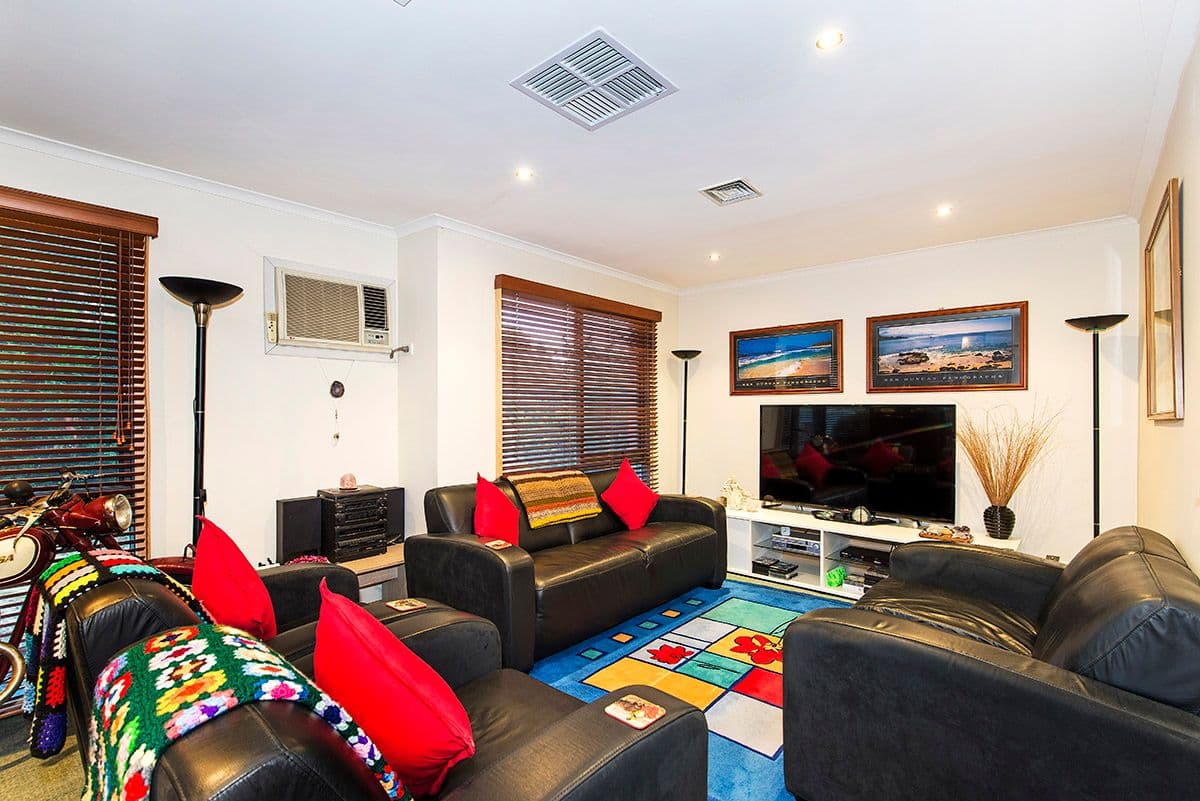 19 Maybury Drive, Mill Park VIC 3082, Mill Park - Thumbnail 3