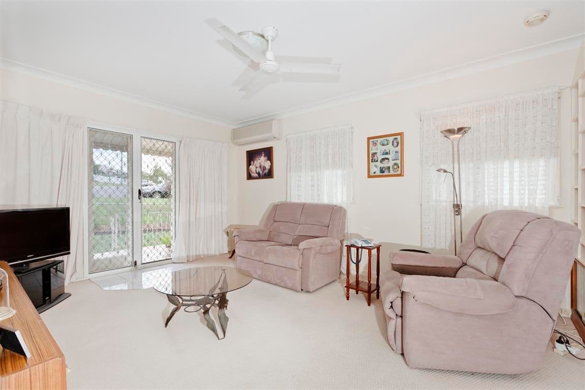 132 Laura Street, TARRAGINDI QLD 4121, Tarragindi - Thumbnail 2