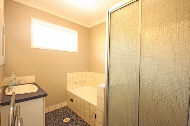 6 Dundee Place, ST ANDREWS NSW 2566, St Andrews - Thumbnail 2