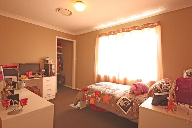 6 Dundee Place, ST ANDREWS NSW 2566, St Andrews - Thumbnail 3