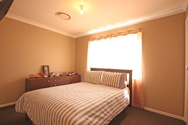 6 Dundee Place, ST ANDREWS NSW 2566, St Andrews - Thumbnail 4