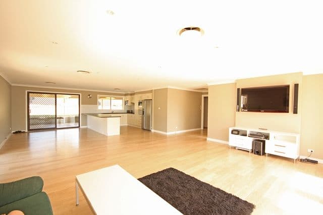 6 Dundee Place, ST ANDREWS NSW 2566, St Andrews - Thumbnail 5