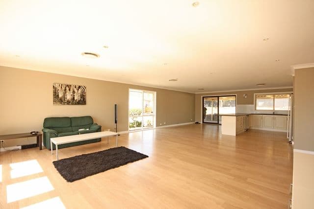 6 Dundee Place, ST ANDREWS NSW 2566, St Andrews - Thumbnail 7