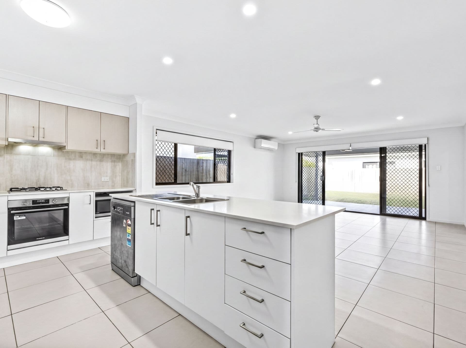2/24 Bulcock Street, Caloundra, QLD, 4551, Baringa - Thumbnail 4