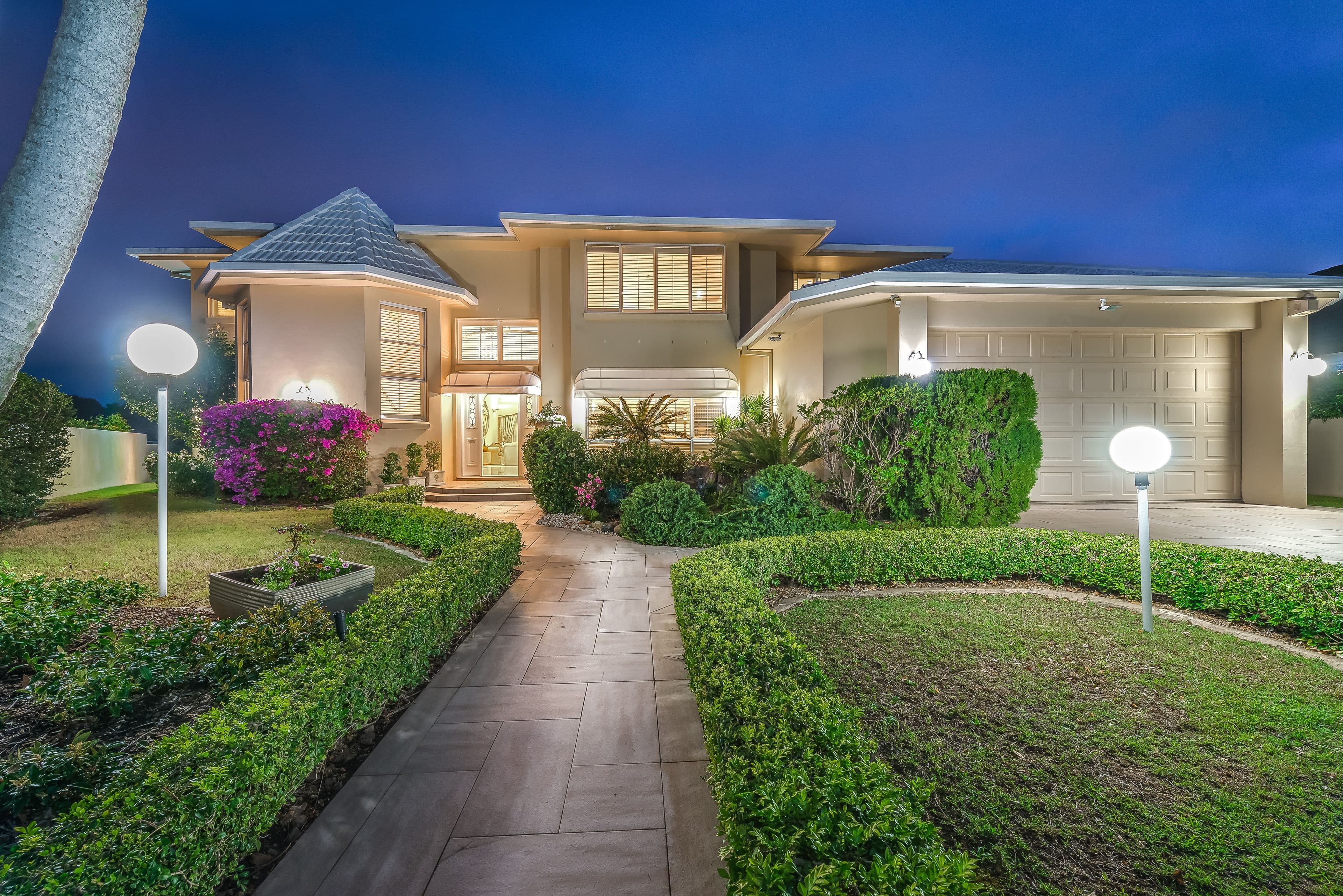 9 Chantilly Close, Benowa Waters QLD 4217, Benowa - Thumbnail 3
