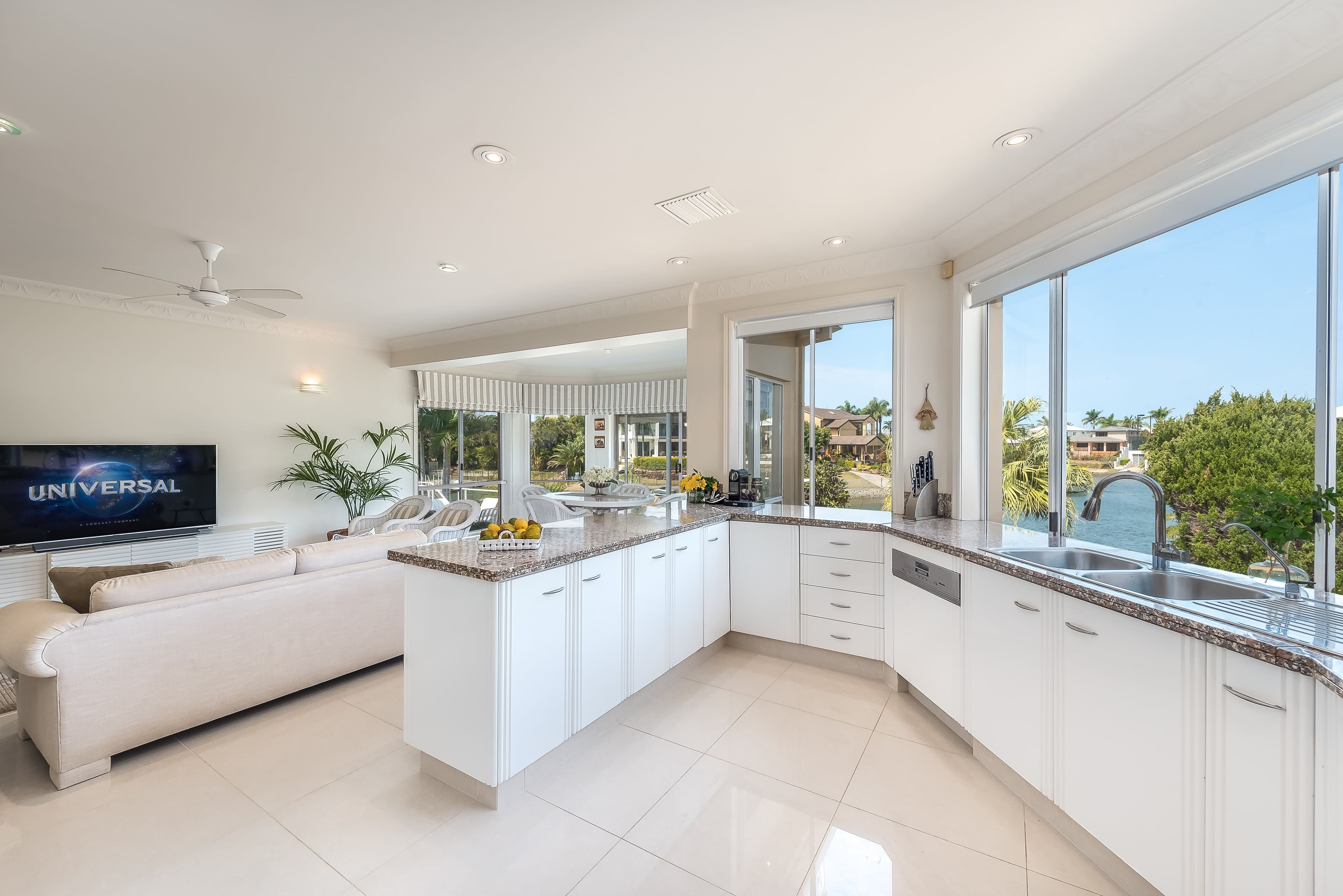 9 Chantilly Close, Benowa Waters QLD 4217, Benowa - Thumbnail 5