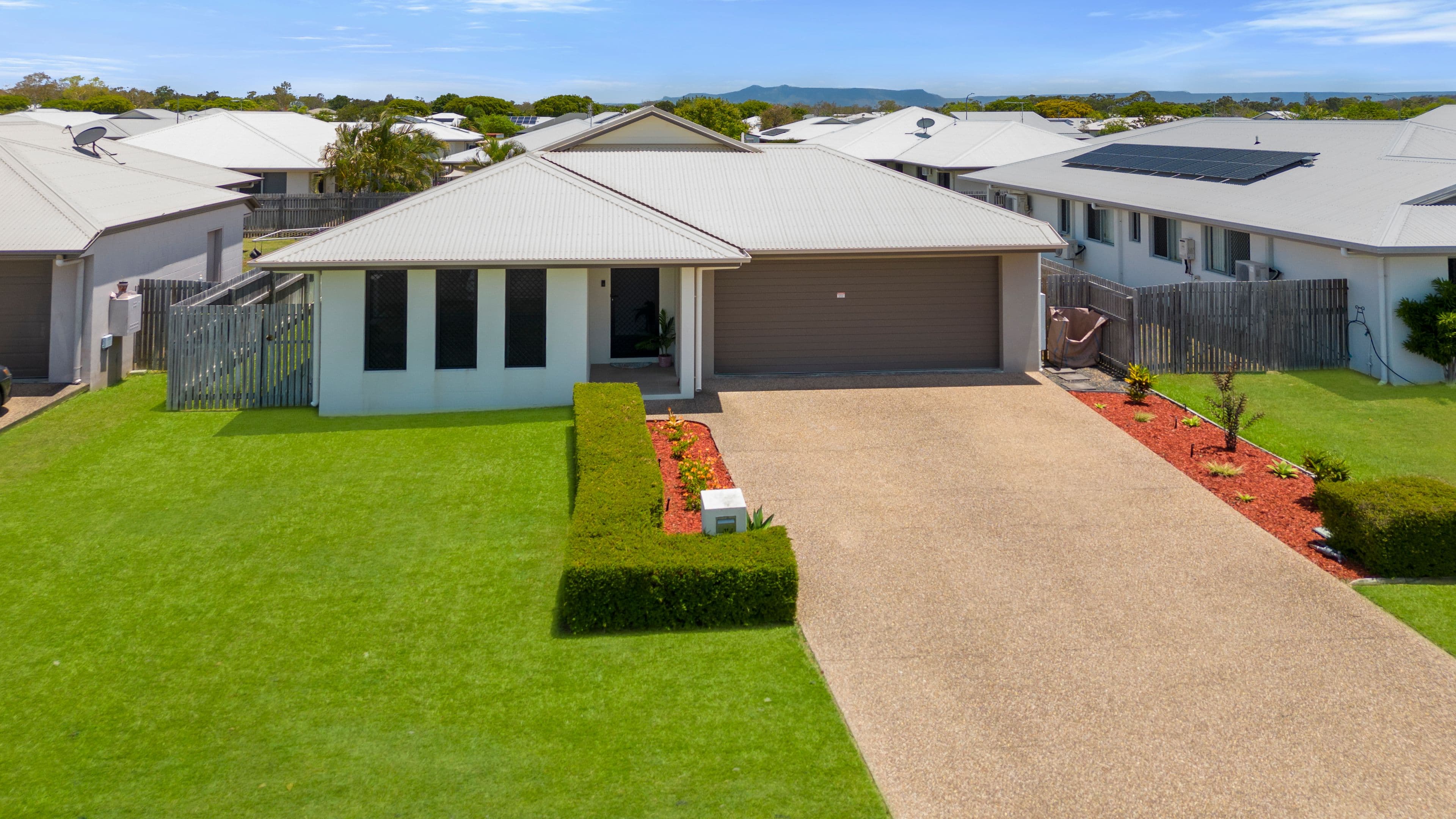 11 Ellenor Street, Mount Low QLD 4818, Mount Low - Image 1
