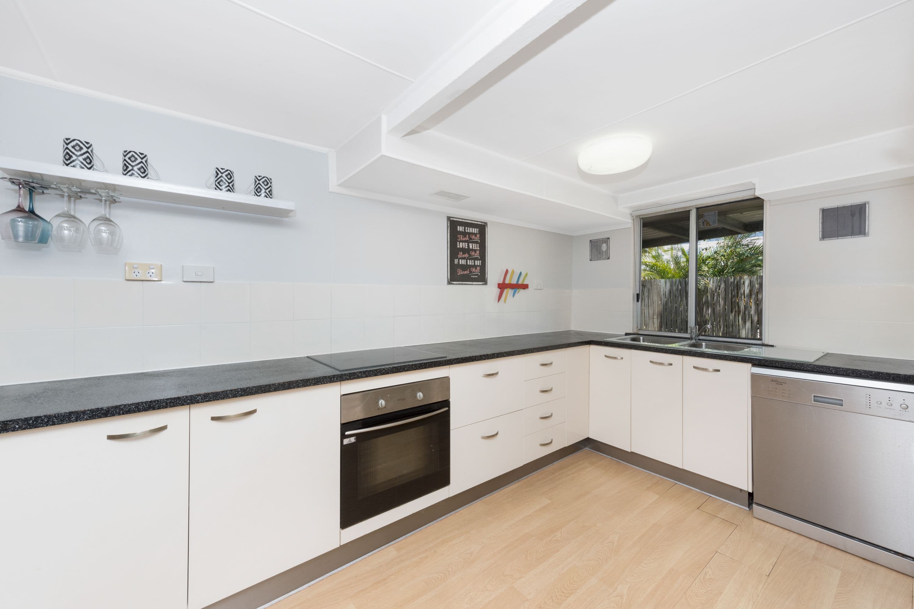 17 Leigh Street, West End QLD 4810, West End - Thumbnail 2