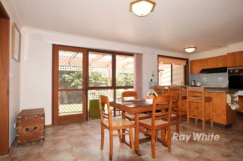 11 Cavendish Avenue, WANTIRNA VIC 3152, Wantirna - Thumbnail 2