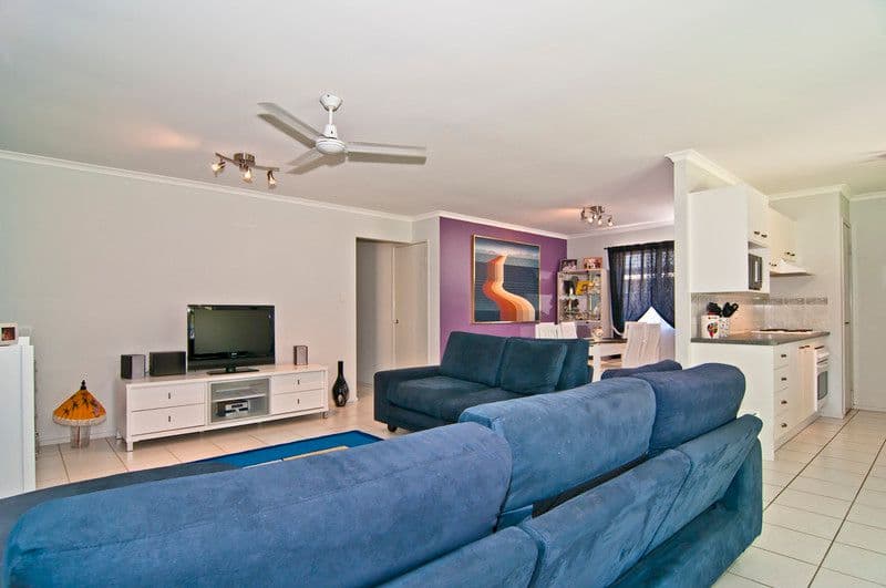 20 Rosslare Street, CALOUNDRA WEST QLD 4551, Caloundra West - Thumbnail 3