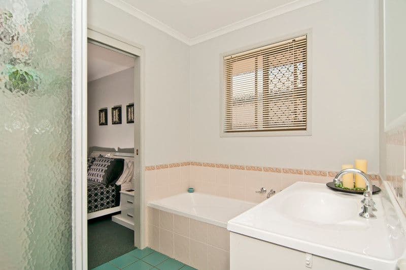 20 Rosslare Street, CALOUNDRA WEST QLD 4551, Caloundra West - Thumbnail 7