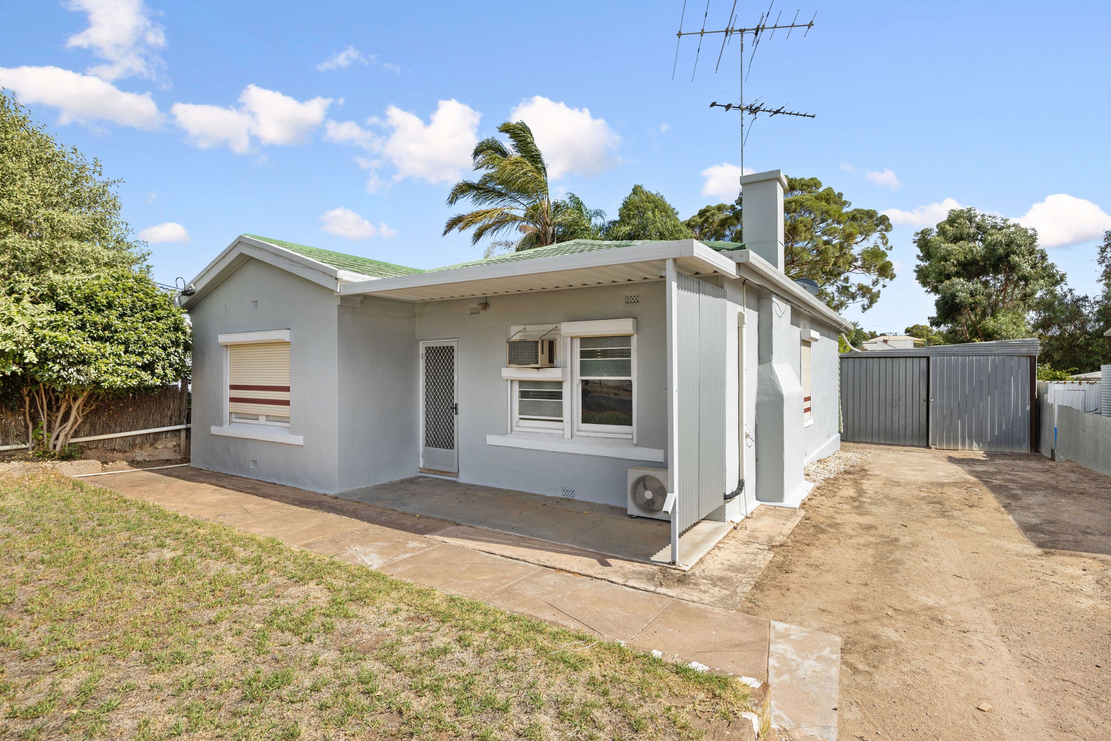 18 Howard Street, Sale, Sale - Thumbnail 2