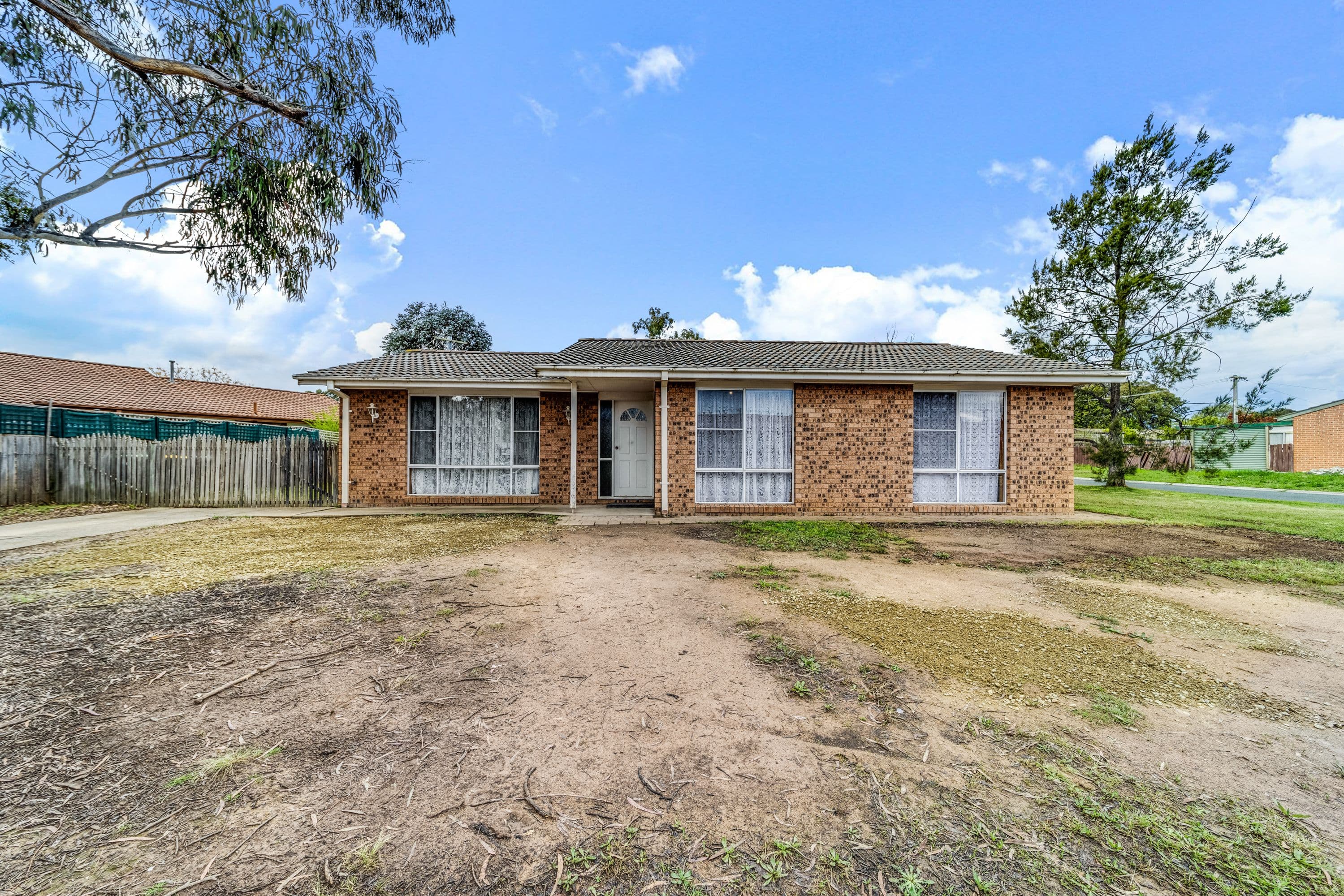 10 Werriwa Crescent, Isabella Plains ACT 2905, Isabella Plains - Thumbnail 2