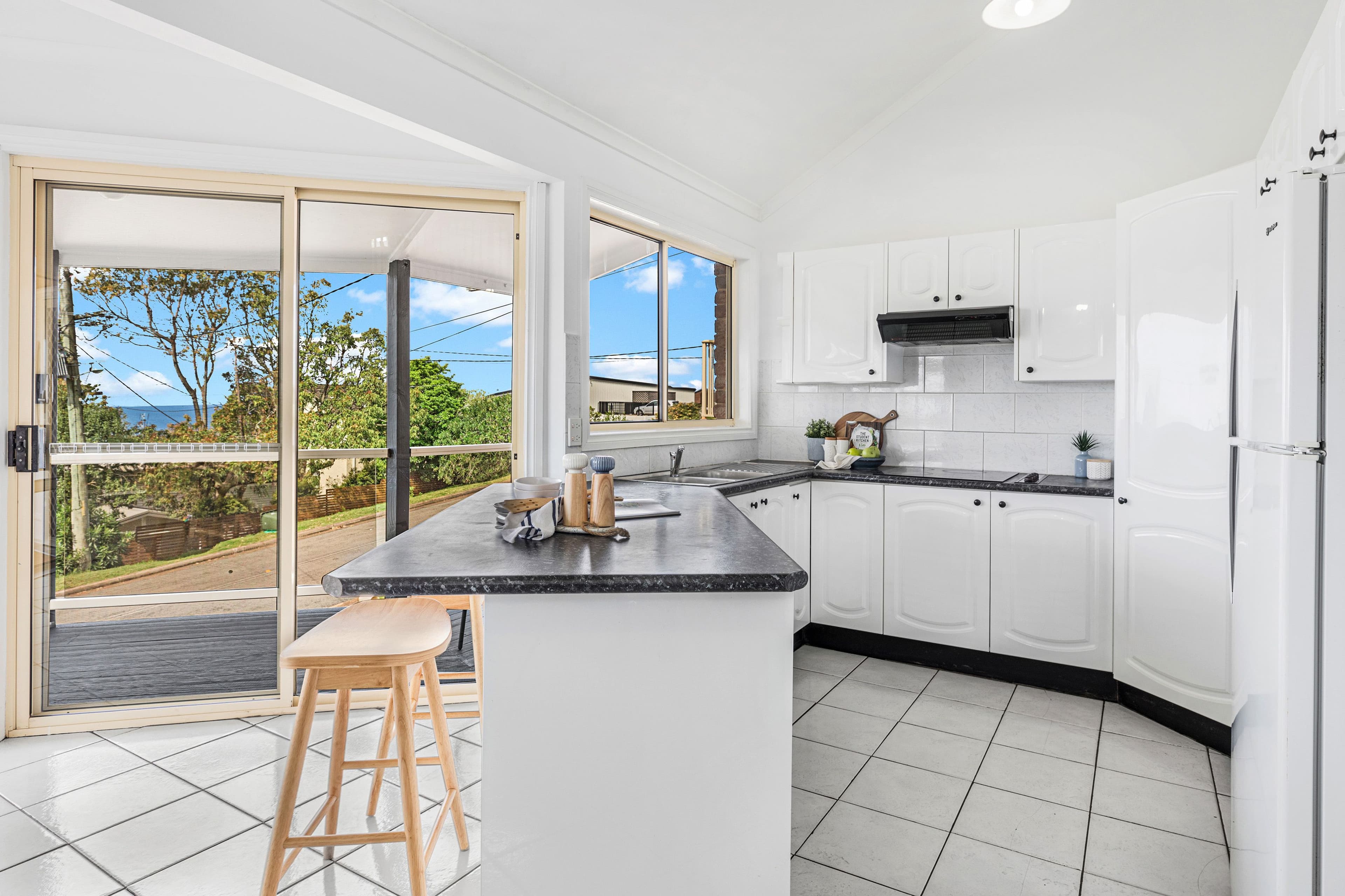 37 Scenic Drive, Caves Beach NSW 2281, Caves Beach - Thumbnail 7