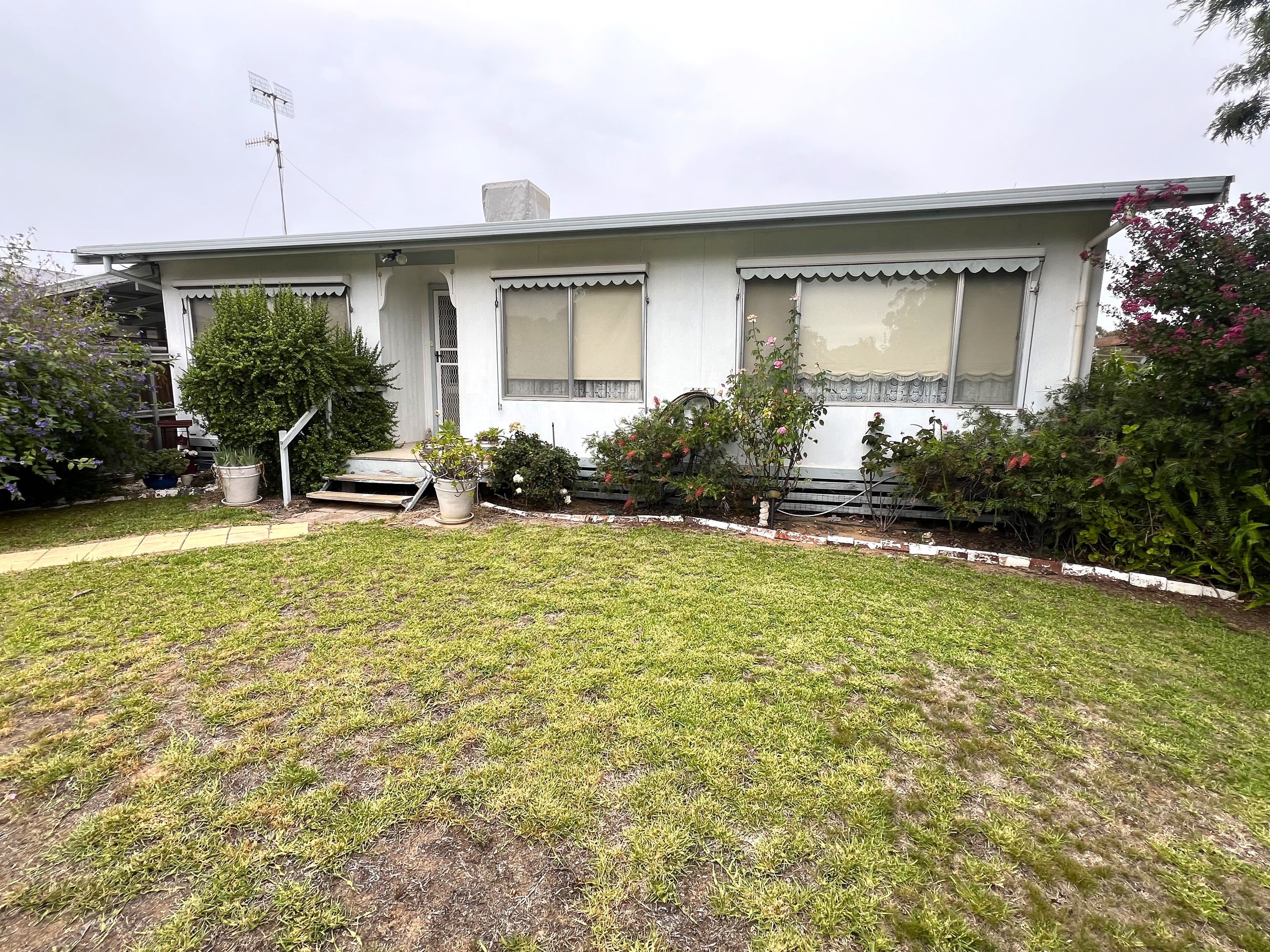260 Finley Road, Deniliquin NSW 2710, Deniliquin - Image 1