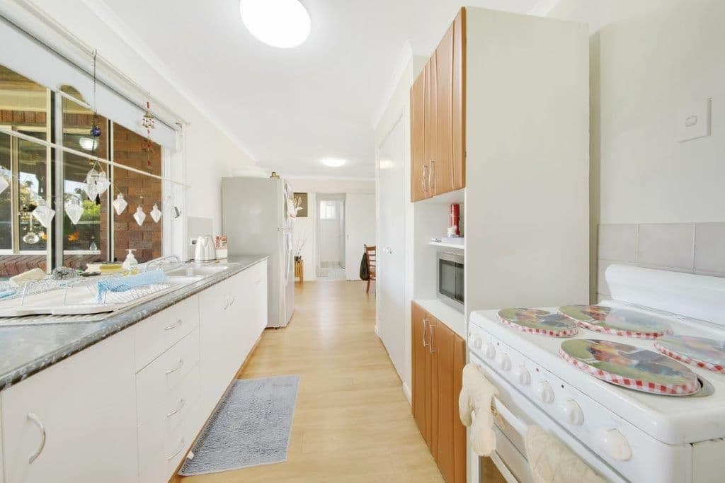 7 Carpentaria Close, Clinton QLD 4680, Clinton - Thumbnail 2