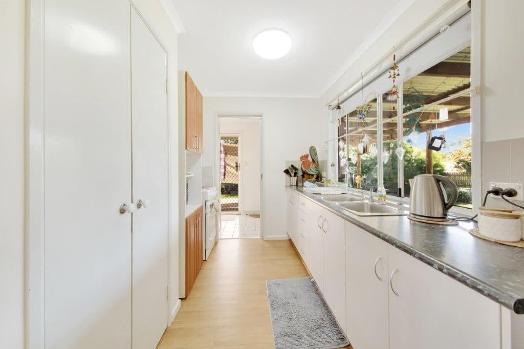 7 Carpentaria Close, Clinton QLD 4680, Clinton - Thumbnail 3