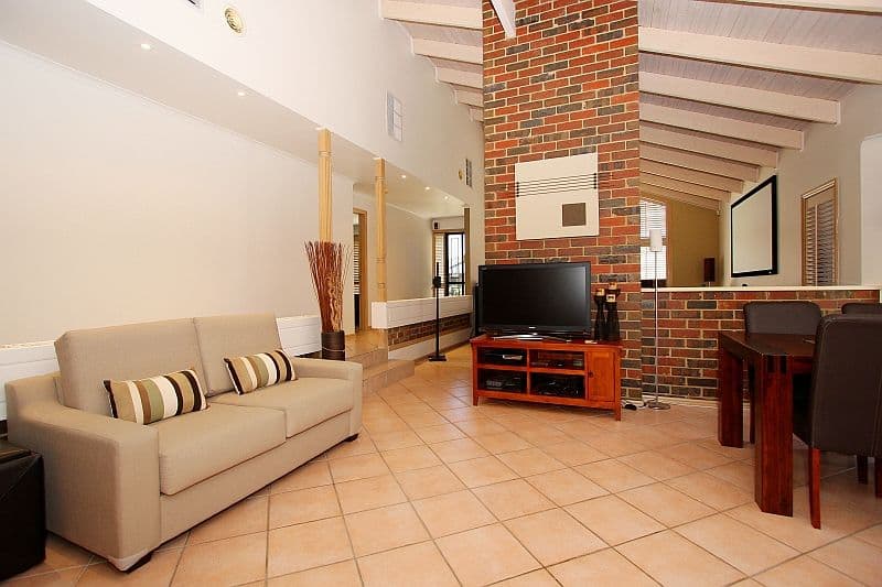 5 Carbon Crescent, MILL PARK VIC 3082, Mill Park - Thumbnail 3