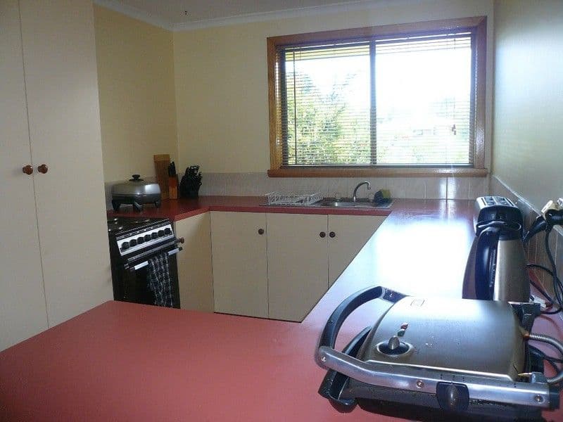 2-4 Newnham Close, NEWNHAM TAS 7248, Newnham - Thumbnail 3