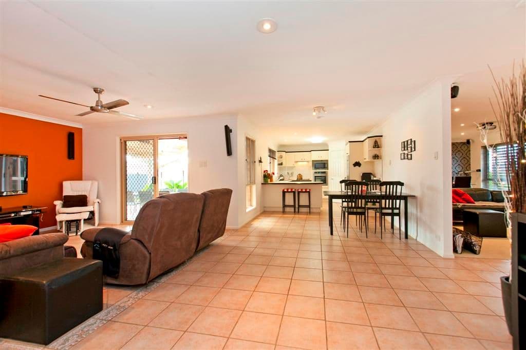 10 Montgomery Drive, WELLINGTON POINT QLD 4160, Wellington Point - Thumbnail 4