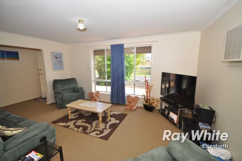 2 Banksia Crescent, CRAIGMORE SA 5114, Craigmore - Thumbnail 4