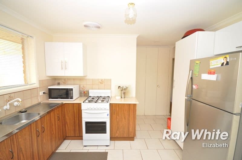 2 Banksia Crescent, CRAIGMORE SA 5114, Craigmore - Thumbnail 5