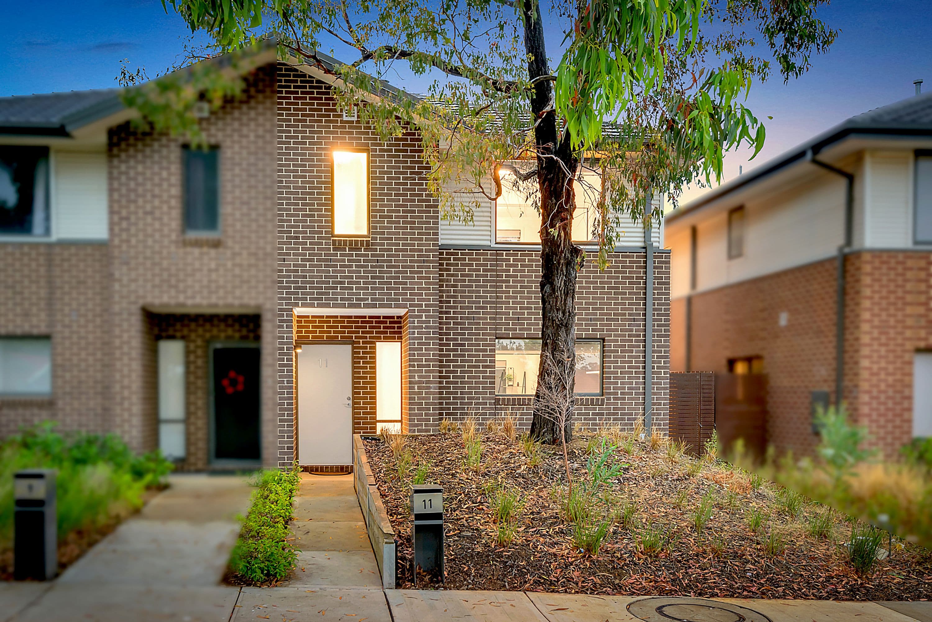 11 Erinbank Crescent, Westmeadows VIC 3049, Westmeadows - Thumbnail 2
