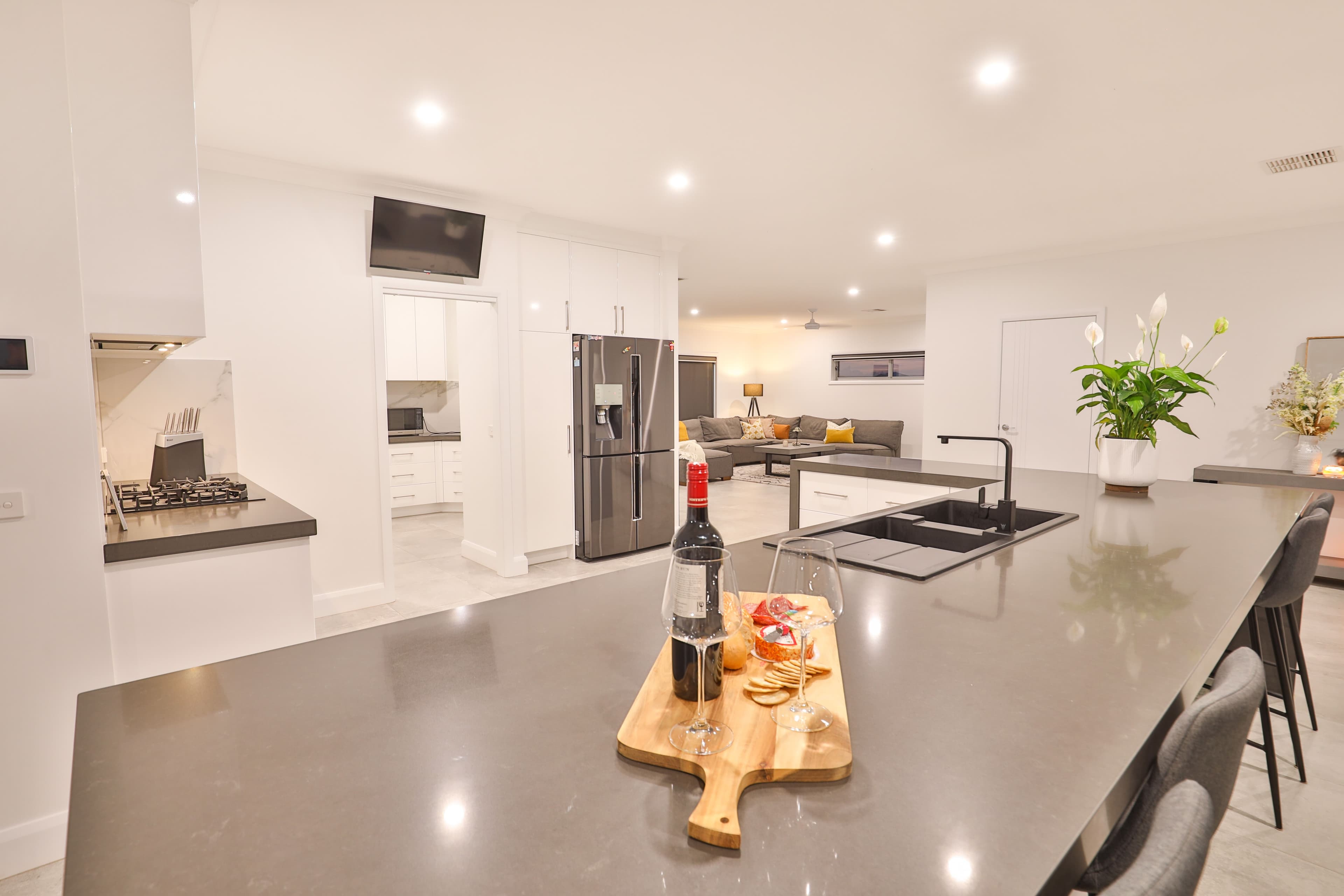 18 Macarthur Way, Mildura VIC 3500, Mildura - Thumbnail 2