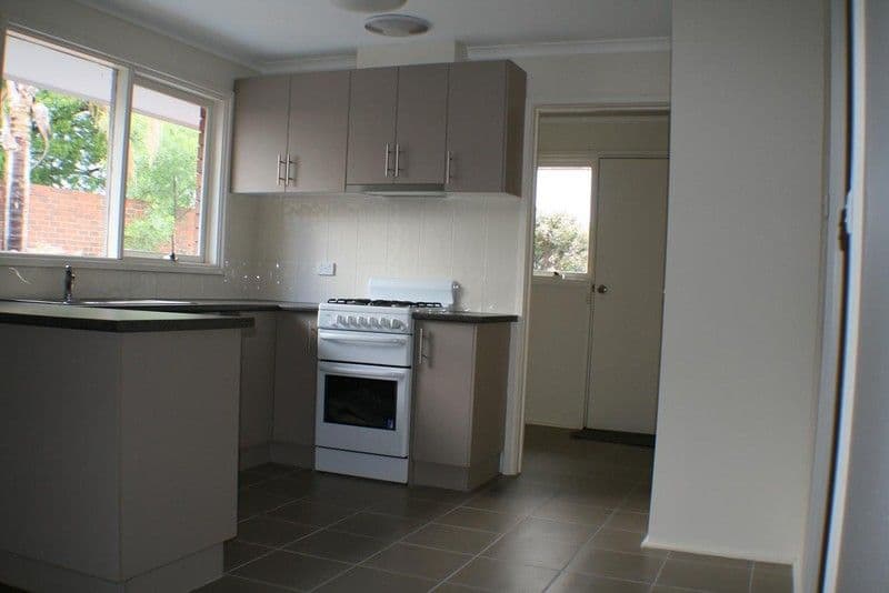 39 Second Avenue, MELTON VIC 3337, Melton - Thumbnail 4