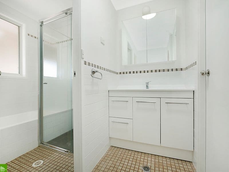 73 Stanley Avenue, Farmborough Heights - Thumbnail 8