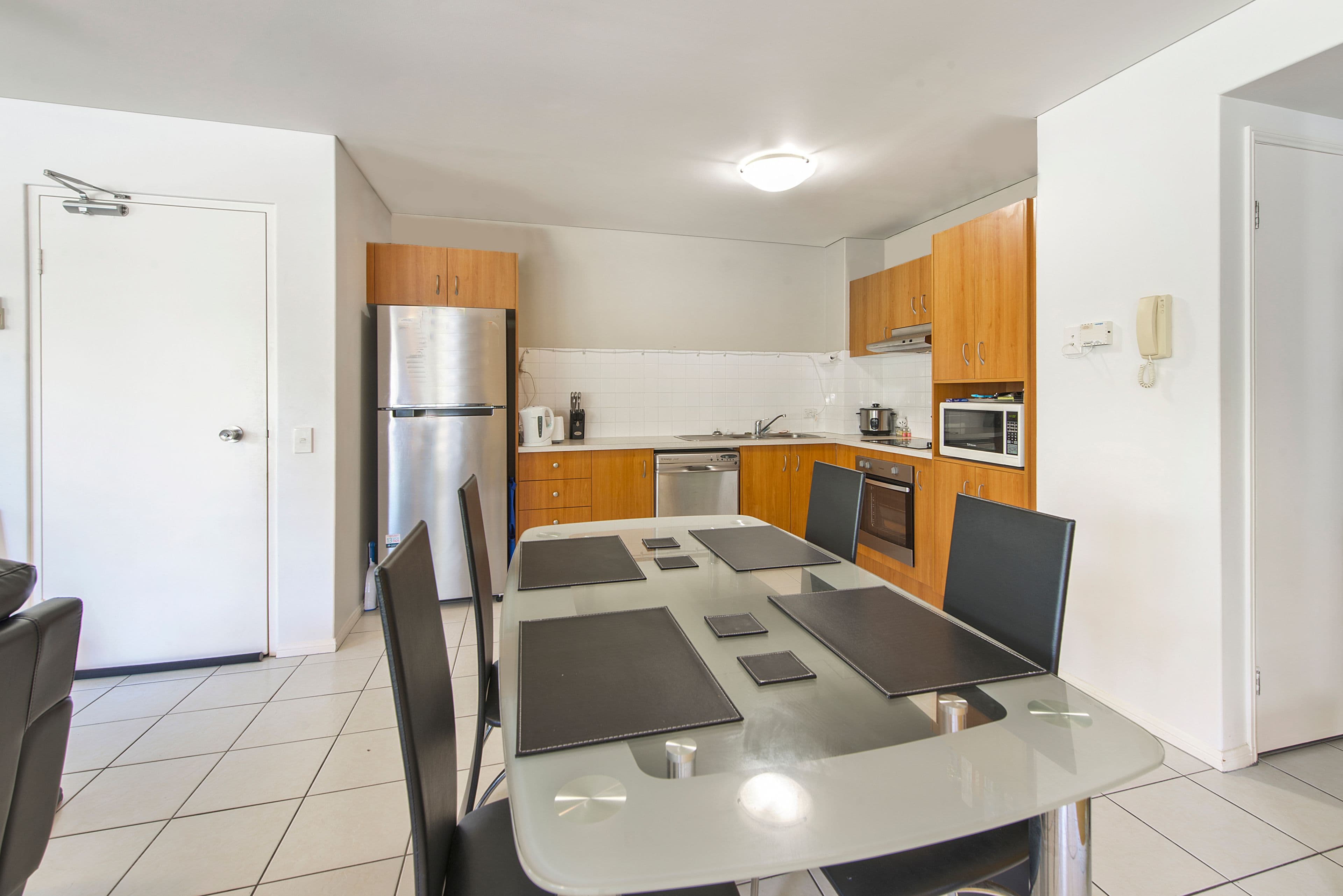 142 Stanhill Drive, Surfers Paradise QLD 4217, Surfers Paradise - Thumbnail 7