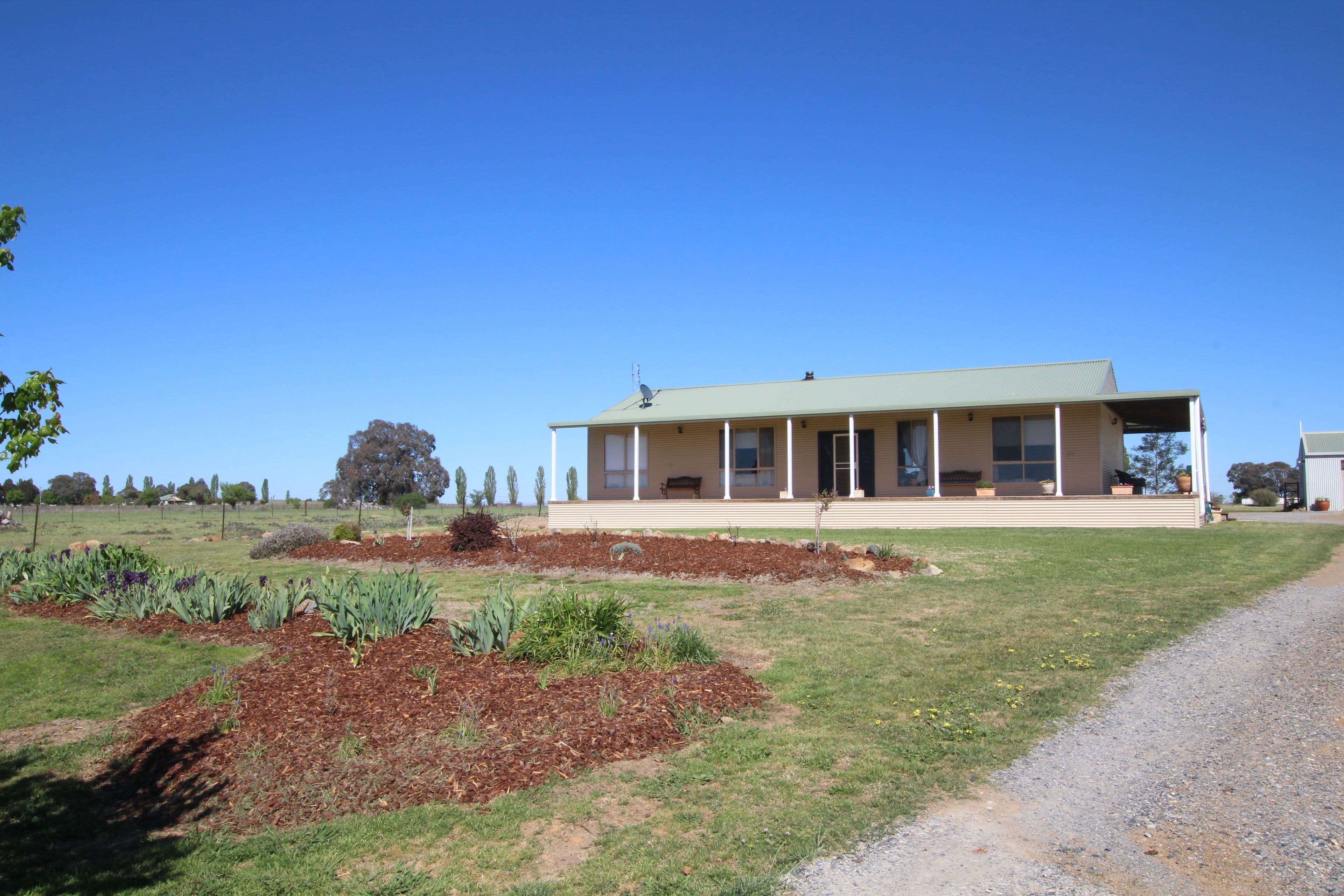40 Kirrawee Drive, Redwood Park - Thumbnail 2