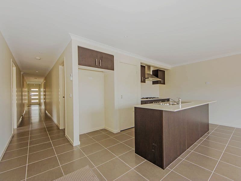 13 Safari Drive, Tarneit VIC 3029, Tarneit - Thumbnail 2