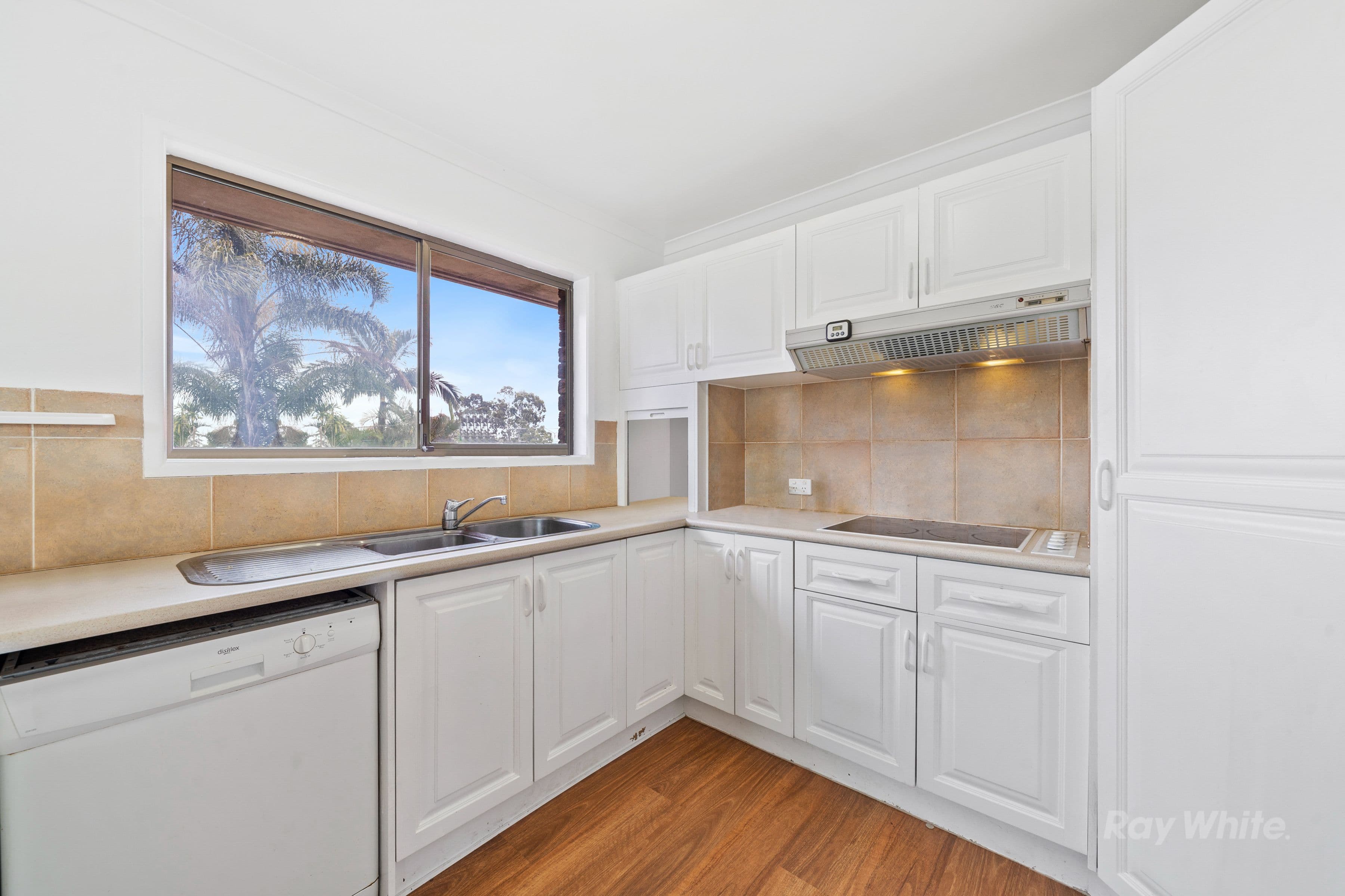 6 Springwell Avenue, Springwood QLD 4127, Springwood - Thumbnail 3