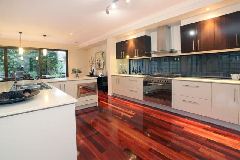 70 Lincoln Avenue, GLEN WAVERLEY VIC 3150, Glen Waverley - Thumbnail 2