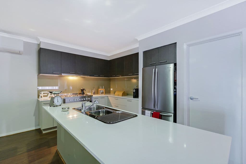 31 Pine Park Drive, EPPING VIC 3076, Epping - Thumbnail 2