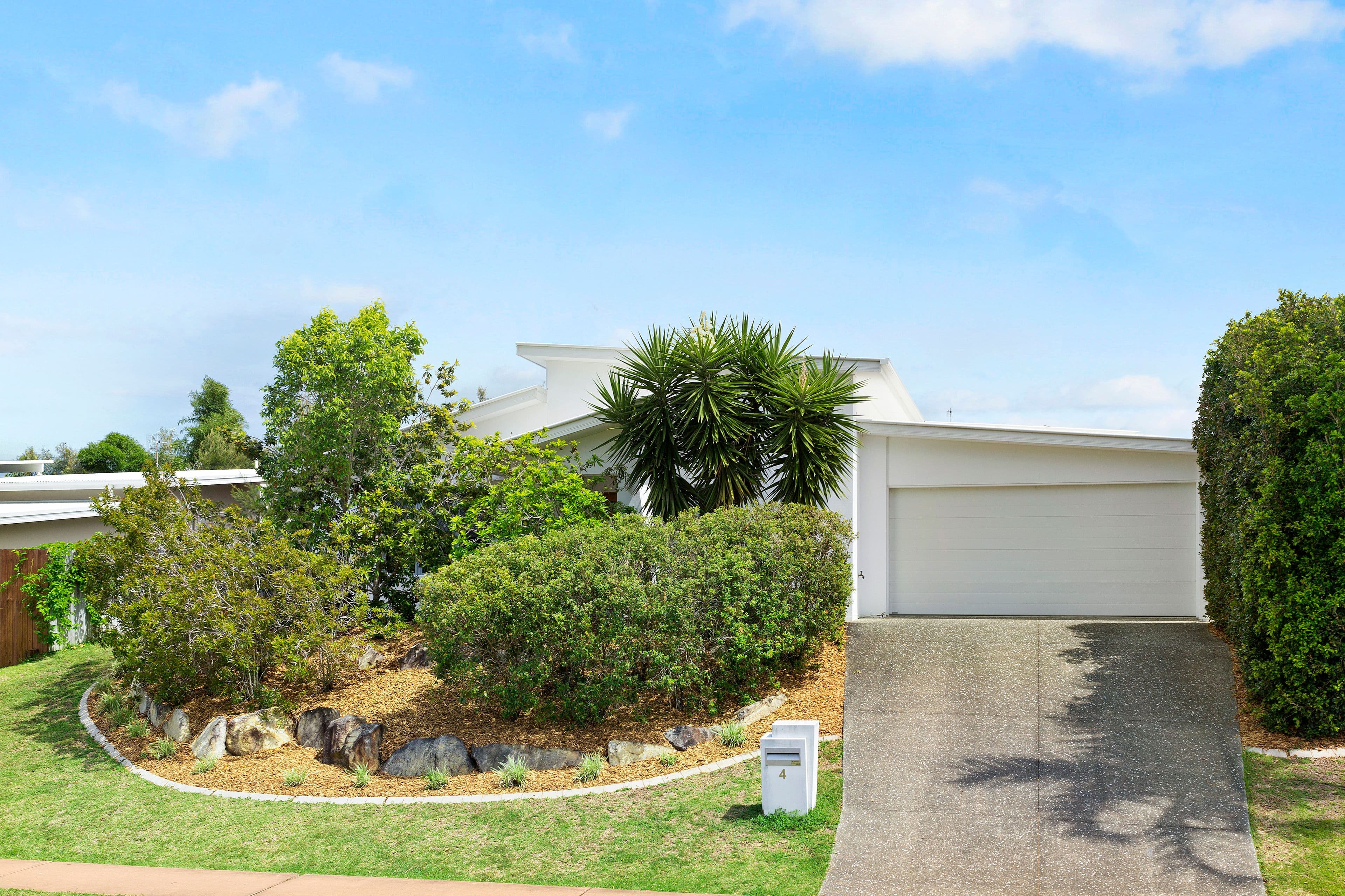 4 Stoneybrook Place, Peregian Springs QLD 4573, Peregian Springs - Thumbnail 2